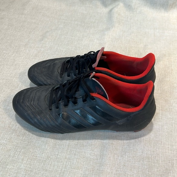 Men’s Adidas predator soccer cleats - Picture 1 of 8